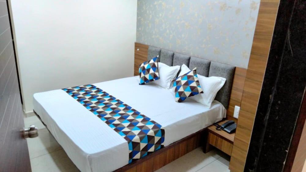 Hotel Atlanta Ahmedabad Exteriör bild