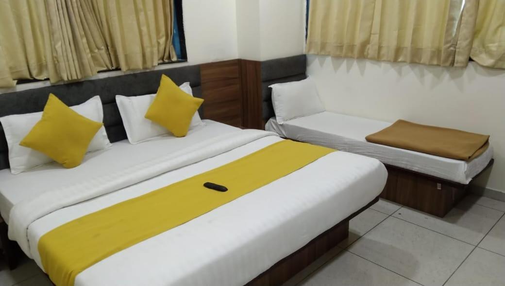 Hotel Atlanta Ahmedabad Exteriör bild
