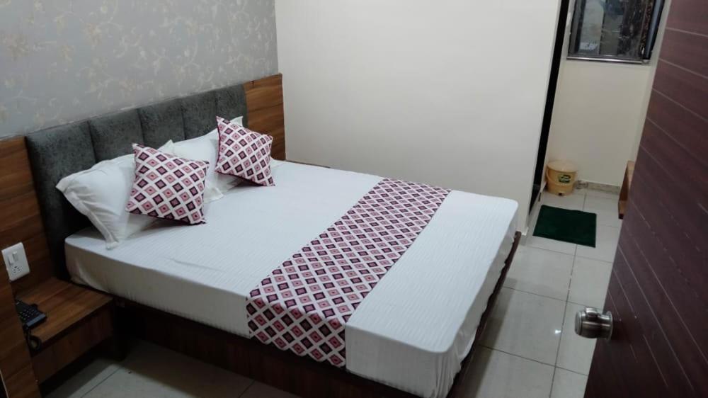 Hotel Atlanta Ahmedabad Exteriör bild